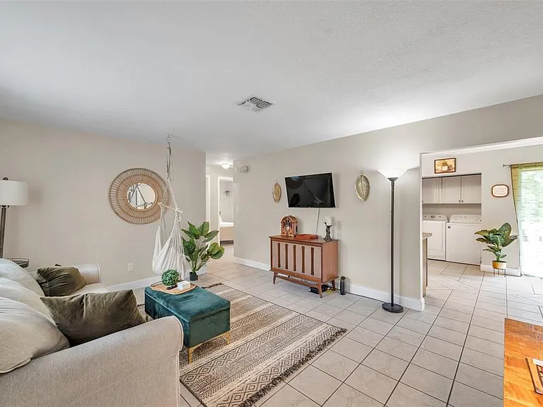 3371 N Bay Ave — Photo 4