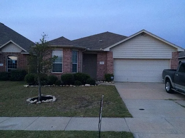 912 Poncho Ln — Photo 1
