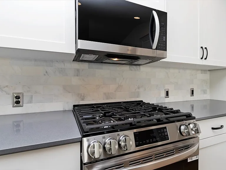 1761 E Hadler St — Photo 10