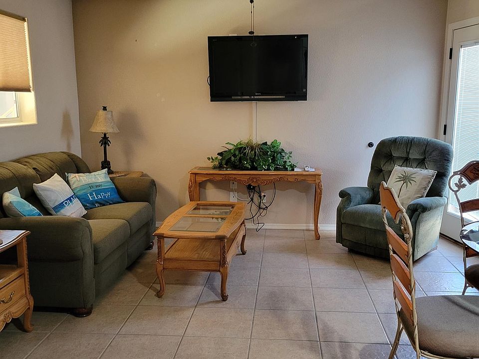 1st image of 2191 Fremont Dr