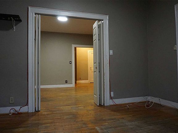 3rd image of 5163 48th St