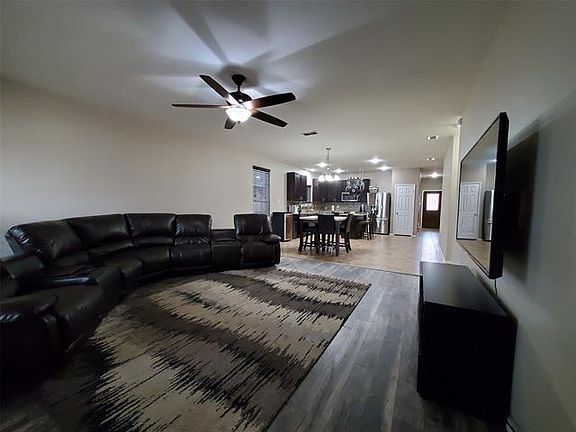 4th image of 2416 Lohani Ln