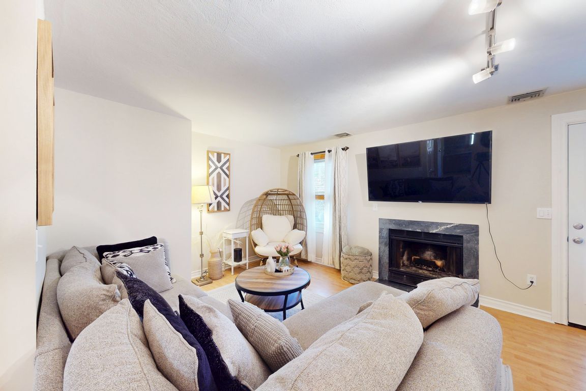 next background image