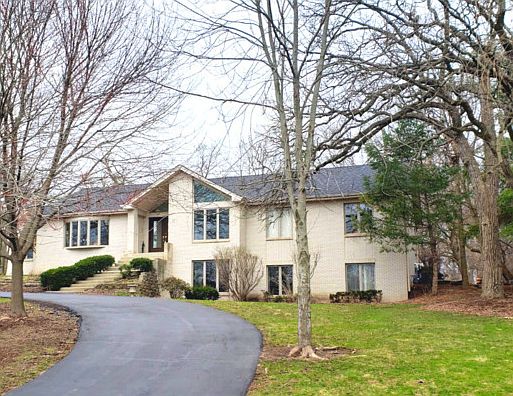 1st image of 17 Acorn Dr