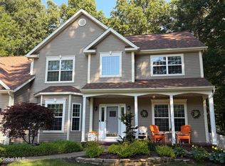 4 Fenimore Pl, Gansevoort, NY 12831
