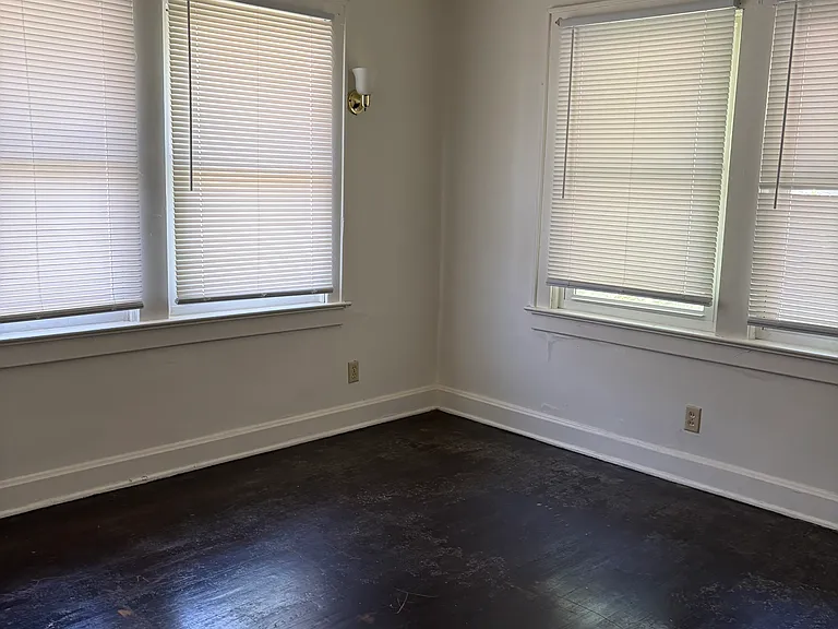 Second bedroom.