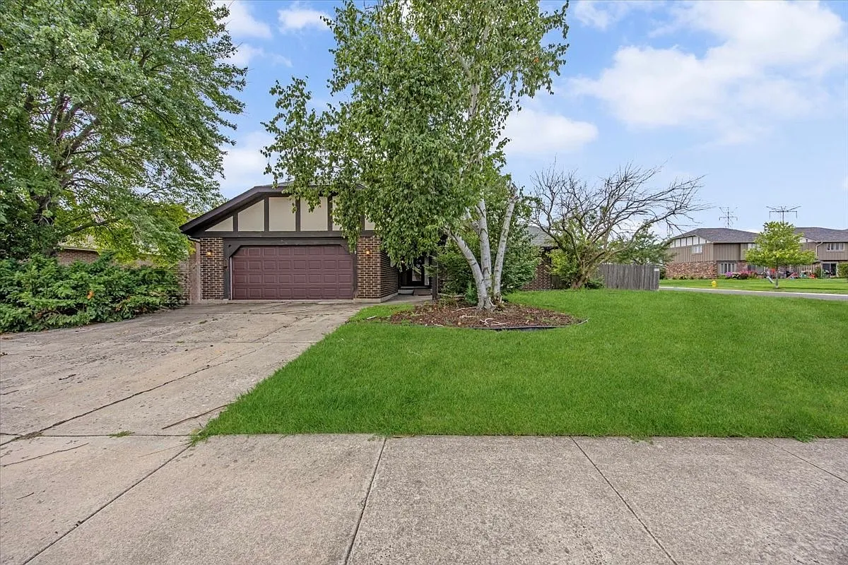 14008 Cheswick Dr photo 1