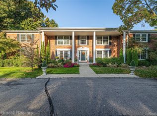 229 Barden Rd, Bloomfield Hills, MI 48304