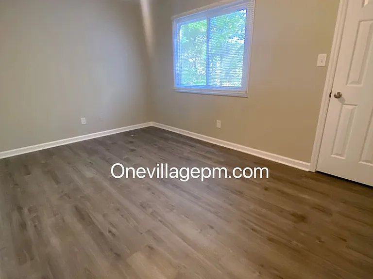 2416 Moran St — Photo 6