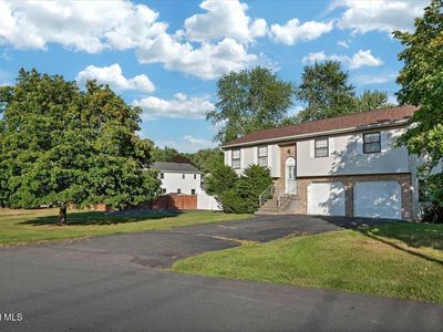 64 Robin Lane, Rensselaer, NY, 12144