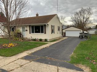 706 W Thompson St, Harvard, IL 60033