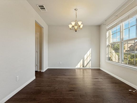 3rd image of 220 Black Alder Dr
