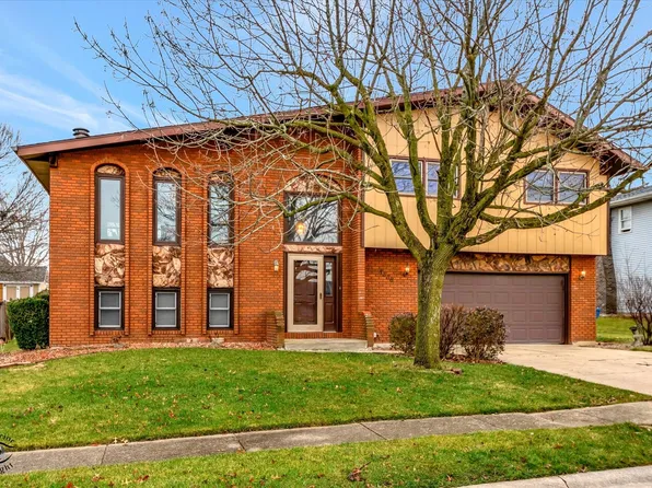 1338 Mill Pond Rd, Bourbonnais, IL 60914