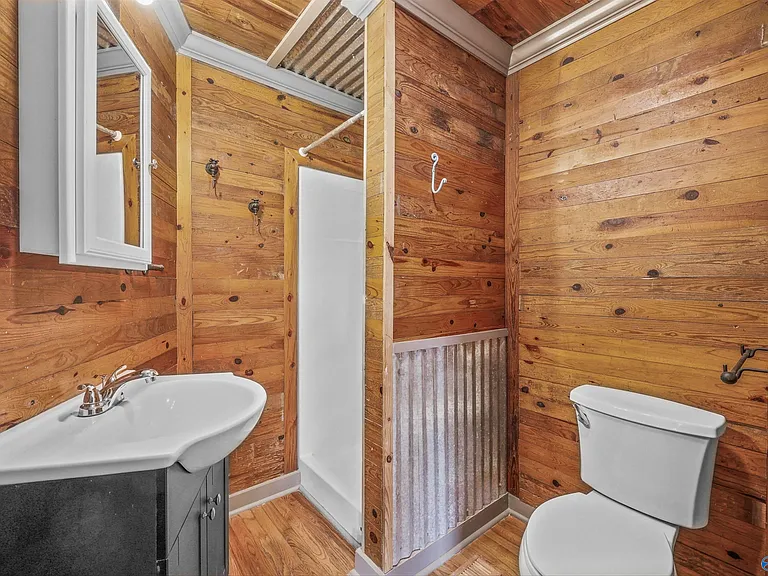 122 Chestnut Rd — Photo 16