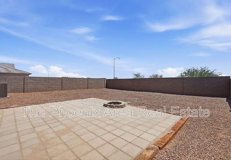 2761 W Seaver Ave — Photo 36