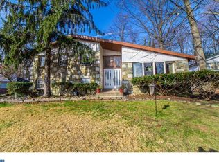 1805 Azalea Ln, Glenside, PA 19038