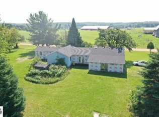 923 Mayhew Rd, Rose City, MI 48654