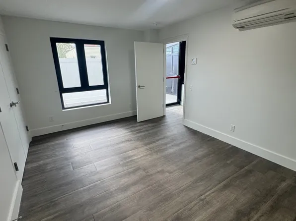 1353 Castle Hill Ave, Bronx, NY 10462