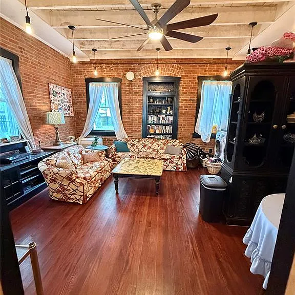 301 W Laurel St — Photo 12