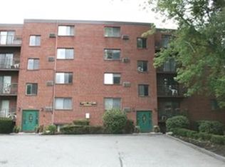 295 Main St APT 4, Reading, MA 01867