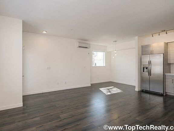 4th image of 7017 NE Grand Ave Unit 301