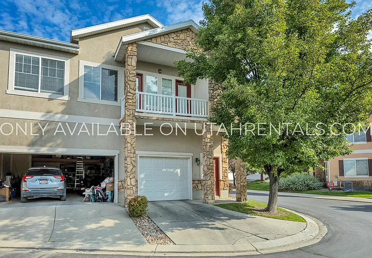 1028 Canyon Vista Rd #3 — Photo 2