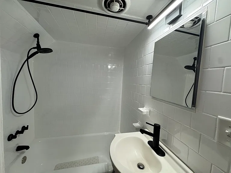 39 Cross St #1 — Photo 9