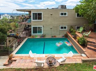 2010 N Hillcrest Rd, Los Angeles, CA 90068