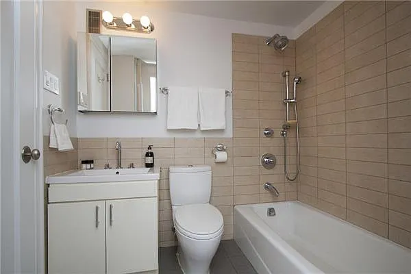 Rented by R New York | media 27