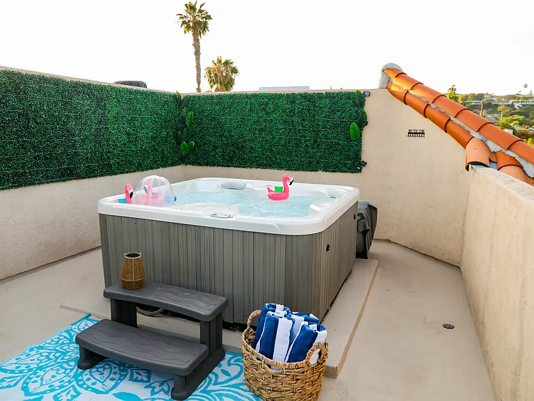 Private Rooftop w/ Hot Tub