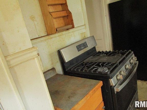 2nd image of 1215 W 16th St