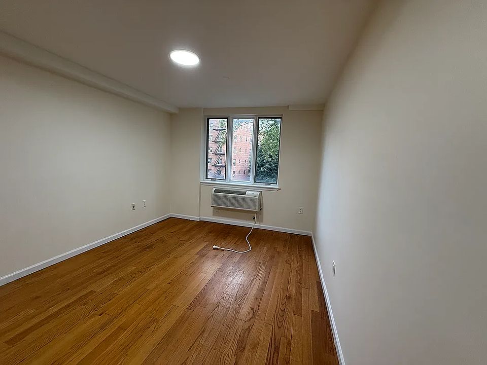 1st image of 141-27 84th Dr #4