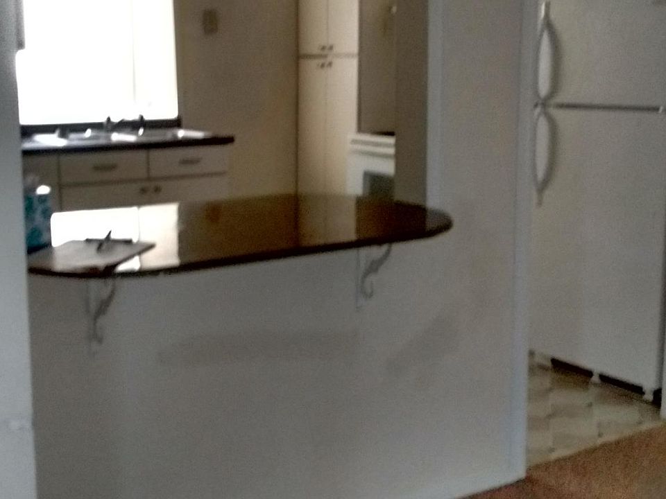 2nd image of 142 W Main St