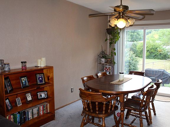 5th image of 35 Coventry Dr