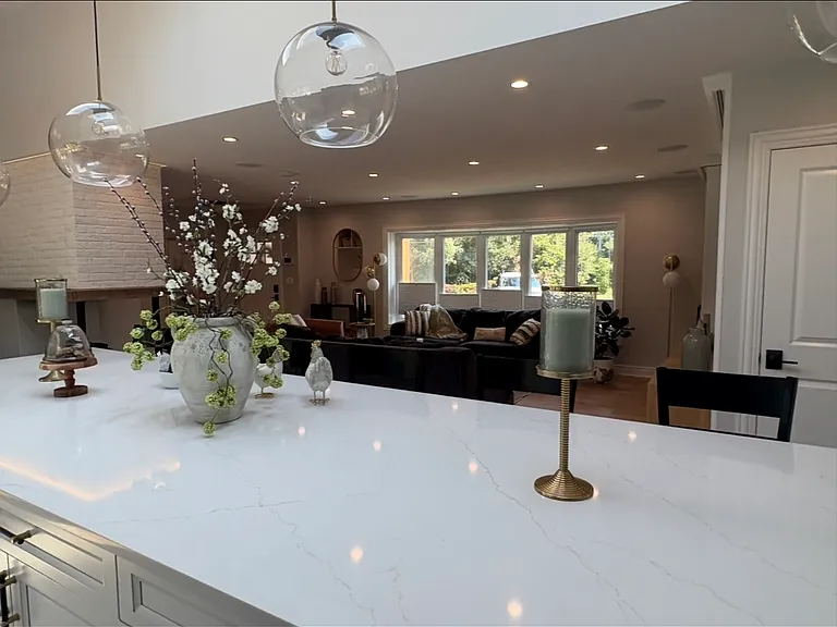 1010 Crabtree Ln — Photo 19