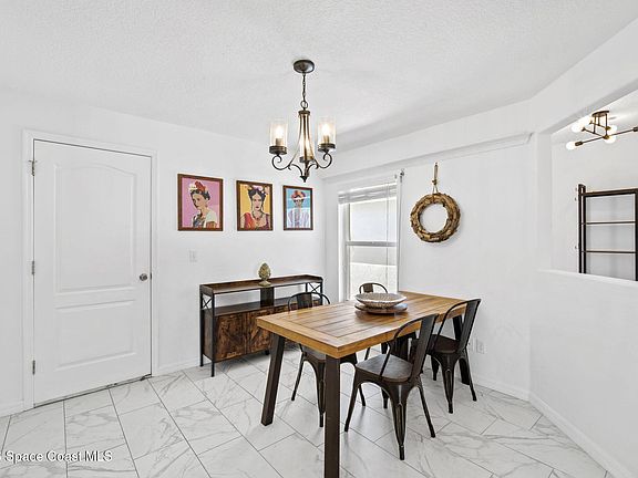5th image of 837 Poinsetta Dr #0