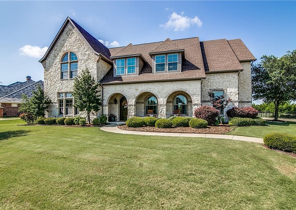 1st image of 609 Willow Springs Dr