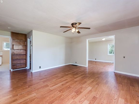 2nd image of 13407 NE 49th St