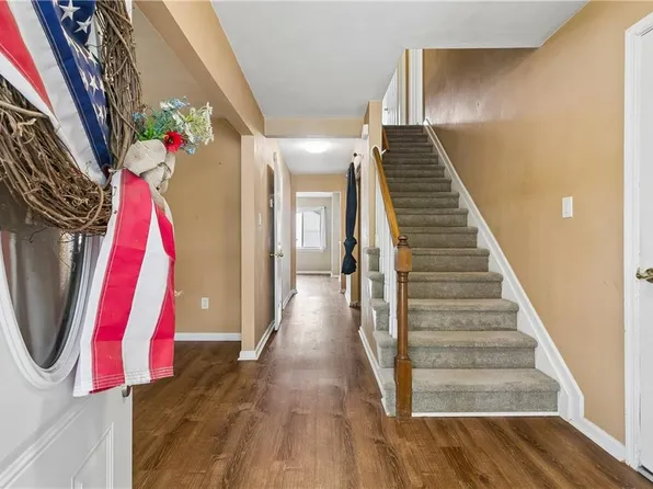 1249 Mozart Dr, Virginia Beach, VA 23454