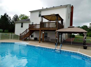 201 Bent Tree Dr, Vine Grove, KY 40175