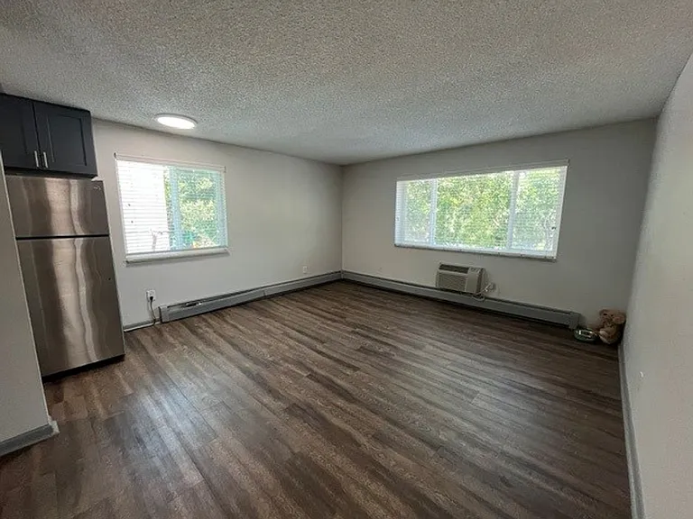 Windsong Apartments — Photo 34