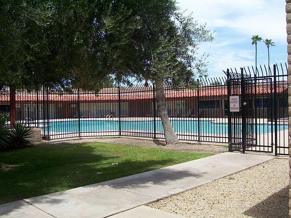 5th image of 450 N Hobson Plz
