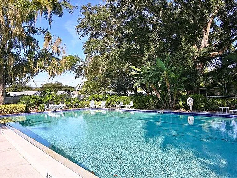 large community pool