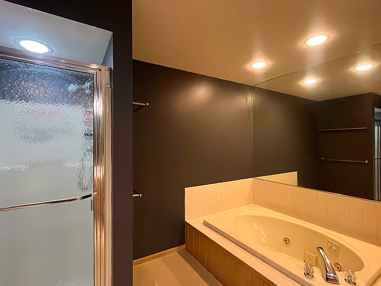 5763 Som Center Rd — Photo 8