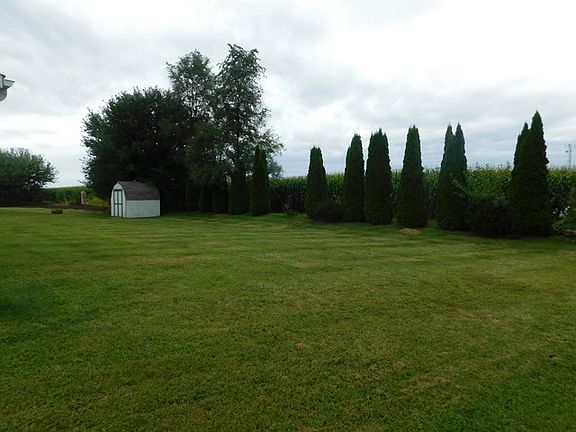 5th image of 606 S Bluebird Cir