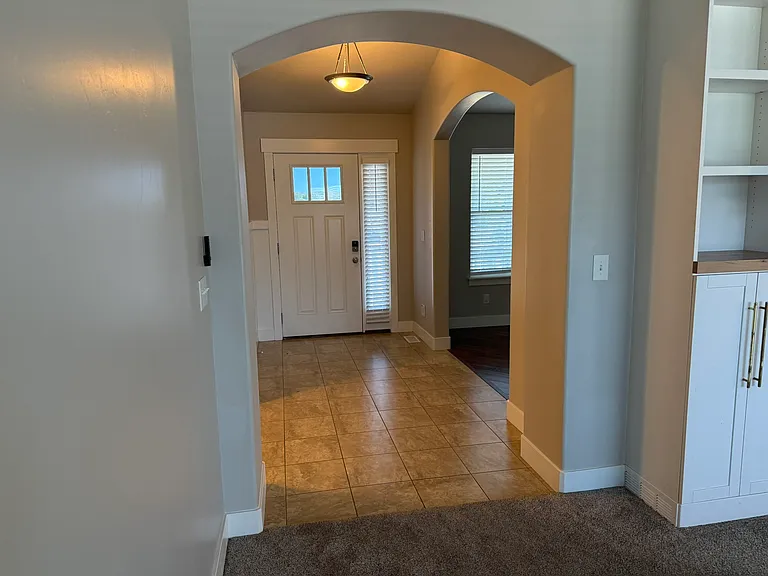 2156 W Thomas St — Photo 3