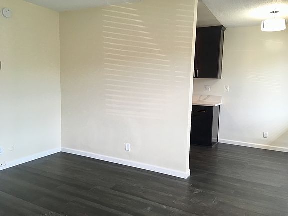 4th image of 1422 E Hellman St APT 5