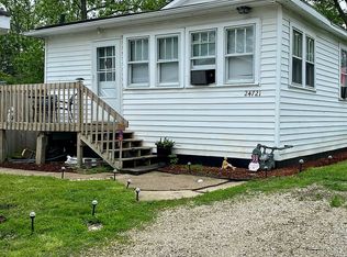 24721 W Rollins Rd, Round Lake, IL 60073