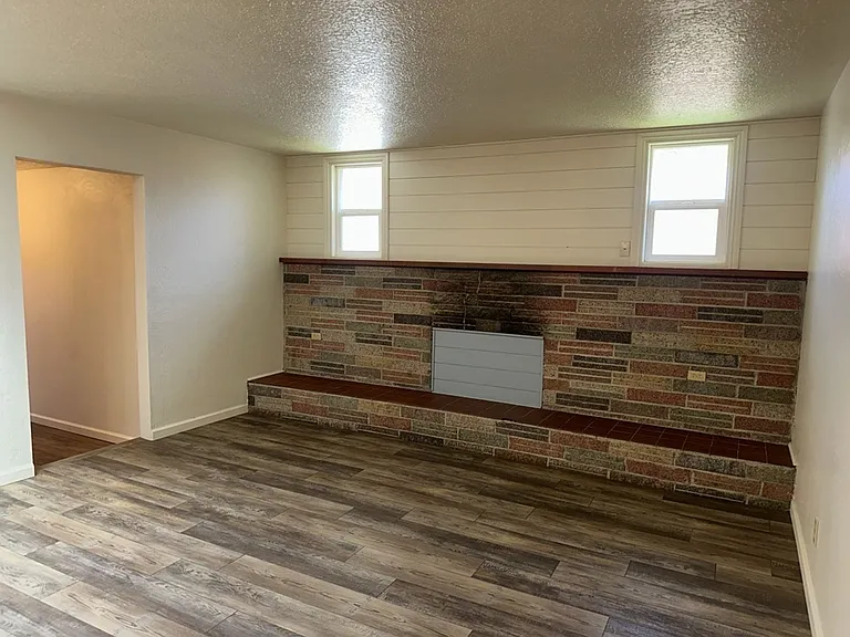 1640 Stromberg Ave — Photo 5