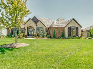10411 E Summerfield Cir, Wichita, KS 67206
